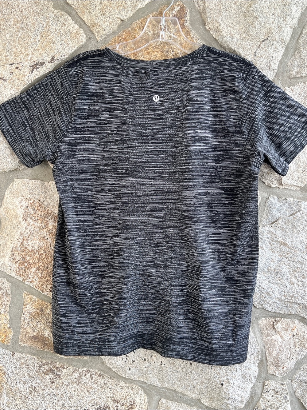 lululemon athletica Women's Black Heather Short-Sleeve Tee - Picture 4 of 5